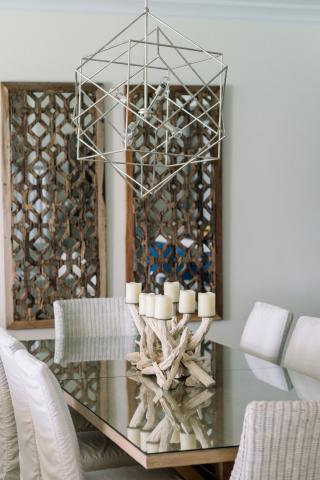 The image shows an elegantly decorated dining room