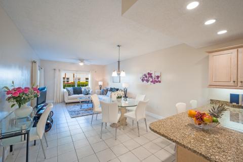 **Alt Tag**: Modern living and dining area