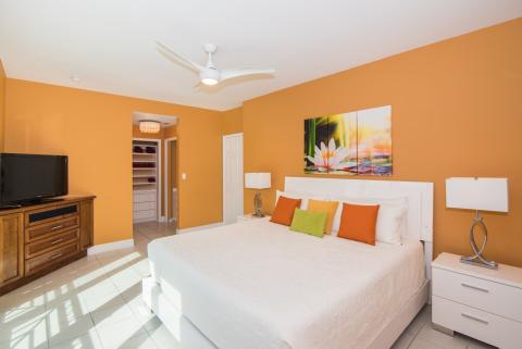 Modern bright bedroom design