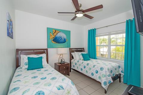 Marine-themed bright bedroom decor 