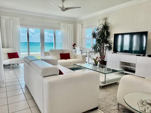 Alt Tag: Modern beachfront living room furniture
