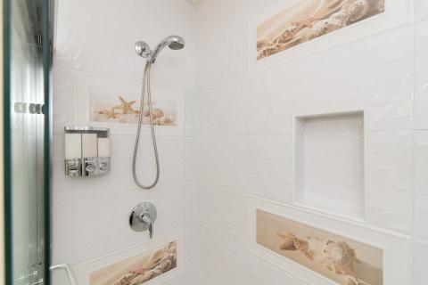  Modern bathroom with shower area