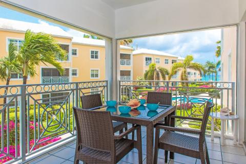  Scenic balcony with outdoor seating