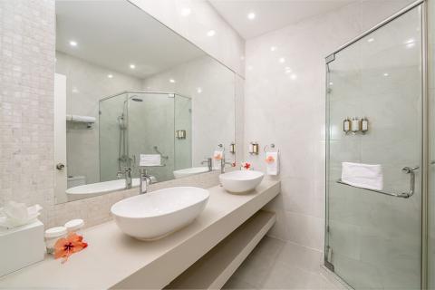 This image shows a modern bathroom