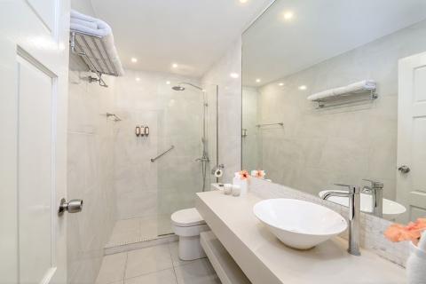 This image shows a modern bathroom